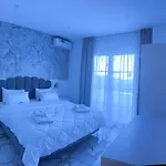 Ujvara Hotel