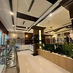 Ujvara Hotel Golem (Tirana)