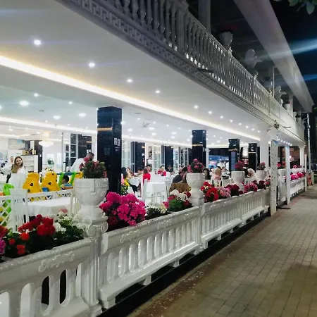 Hotel Ujvara Golem (Tirana)