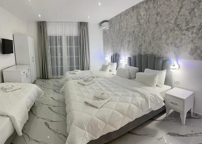 Ujvara Hotel