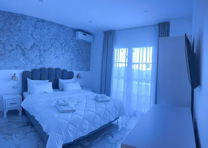 Ujvara Hotel