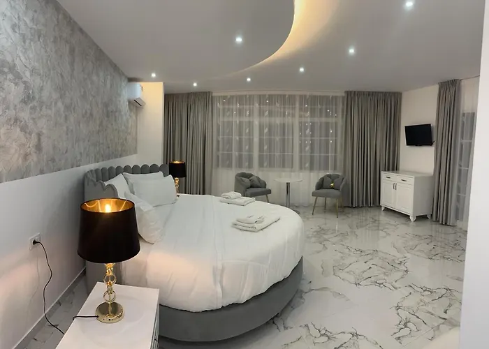 Ujvara Hotel 4*