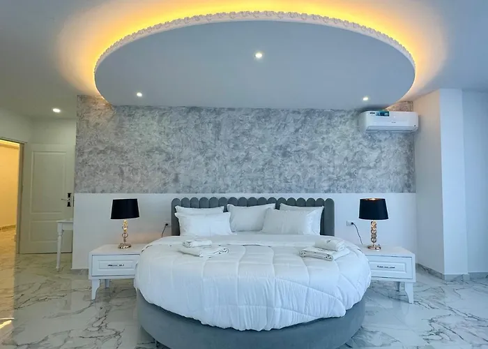 Ujvara Hotel 4*
