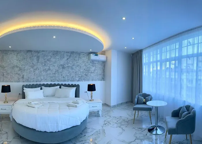 Ujvara Hotel
