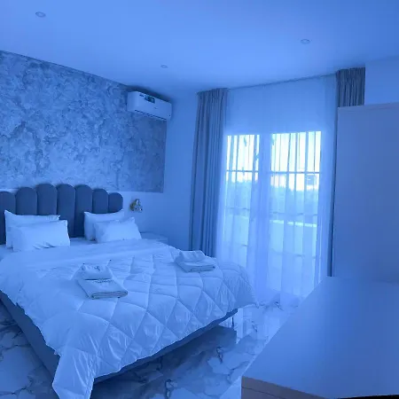 Ujvara Hotel
