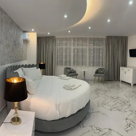 Ujvara Hotel 4*
