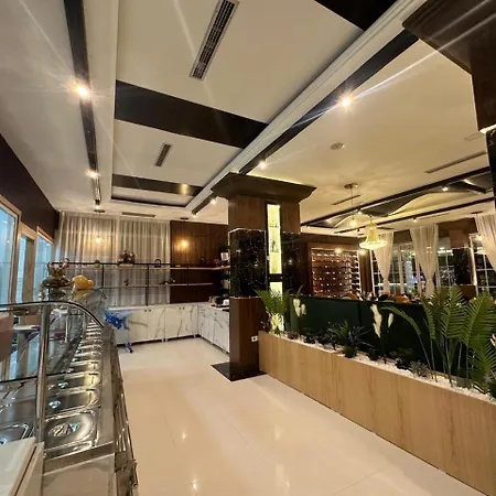 Ujvara Szálloda Golem